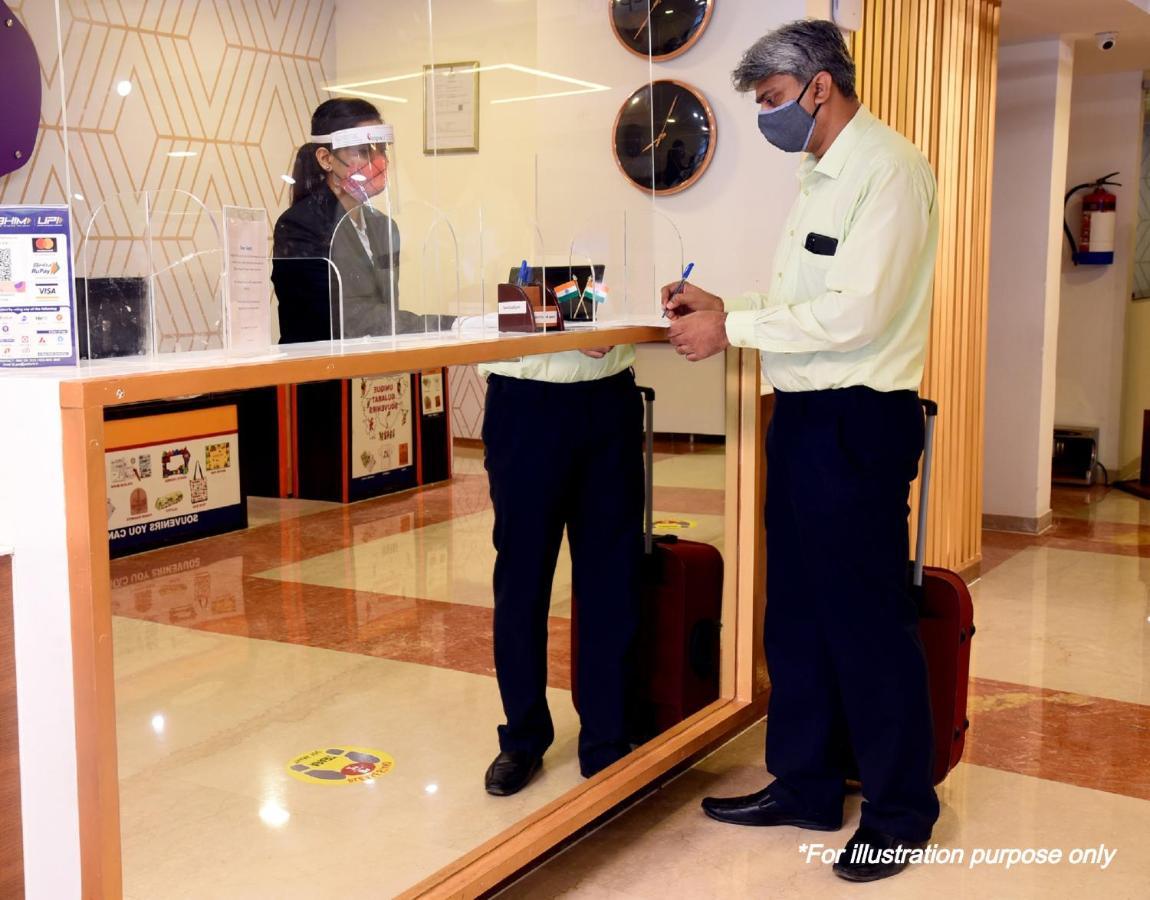 Spot On 76940 Sri Annapoorneshwari Residency Boarding & Lodging Hotell Hassan Eksteriør bilde