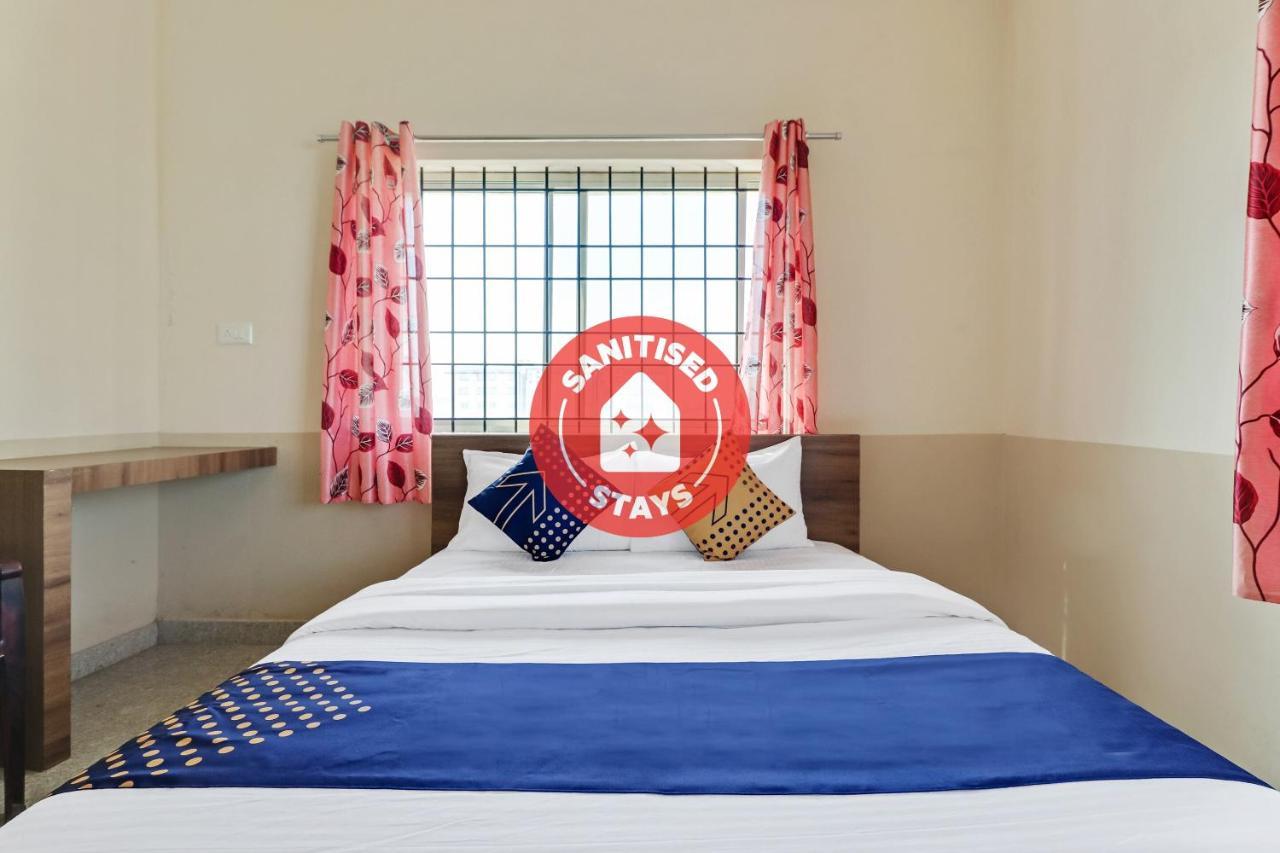 Spot On 76940 Sri Annapoorneshwari Residency Boarding & Lodging Hotell Hassan Eksteriør bilde